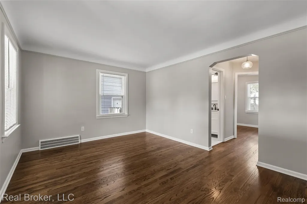 1516 Hoffman Avenue Royal Oak City MI 48067