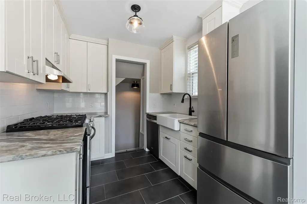 1516 Hoffman Avenue Royal Oak City MI 48067