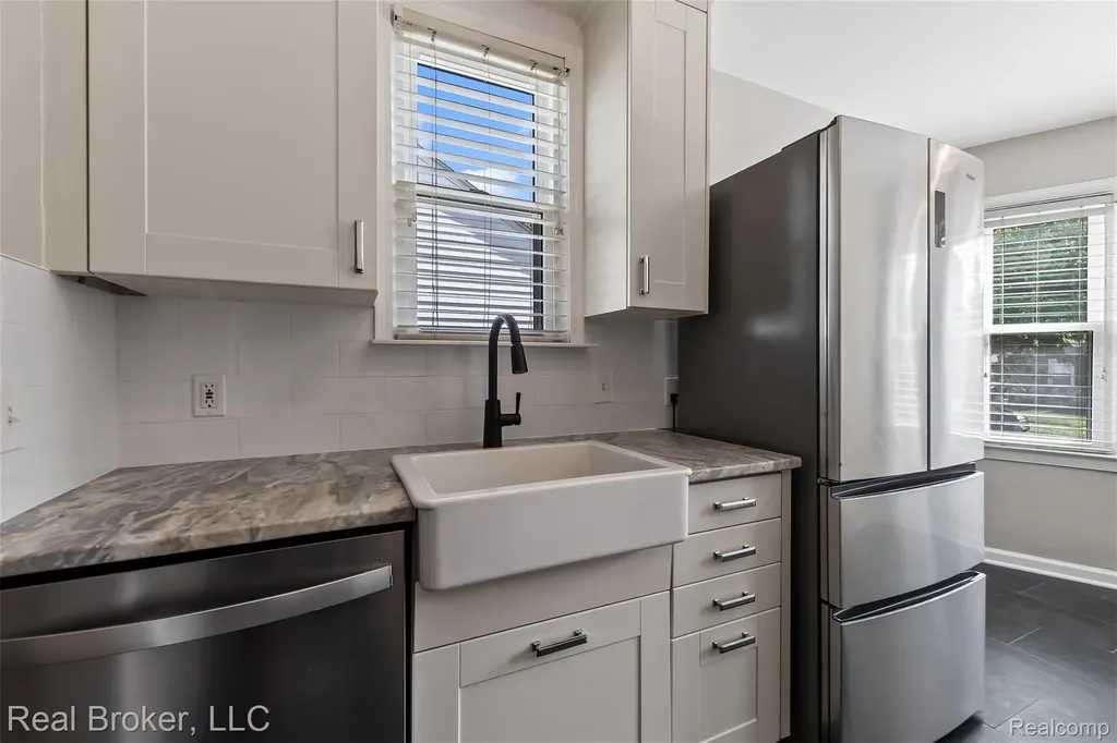 1516 Hoffman Avenue Royal Oak City MI 48067