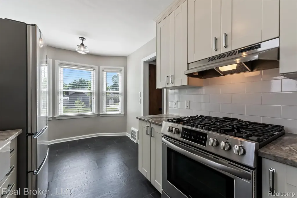 1516 Hoffman Avenue Royal Oak City MI 48067