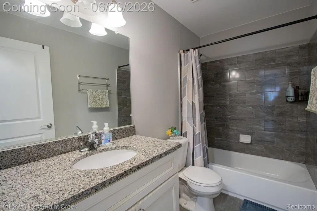 16620 Savor Lane Clinton Charter Township MI 48035