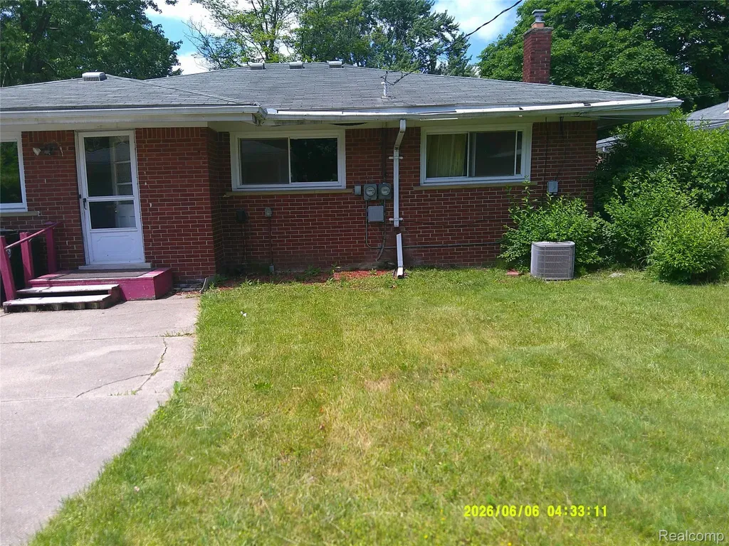 13458 Marion Redford Charter Township MI 48239