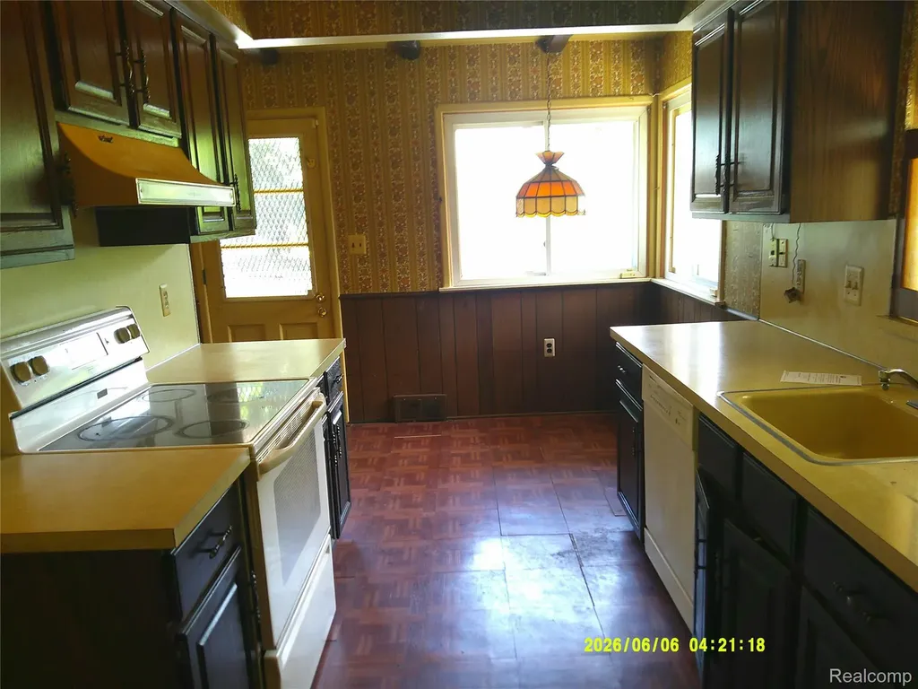13458 Marion Redford Charter Township MI 48239