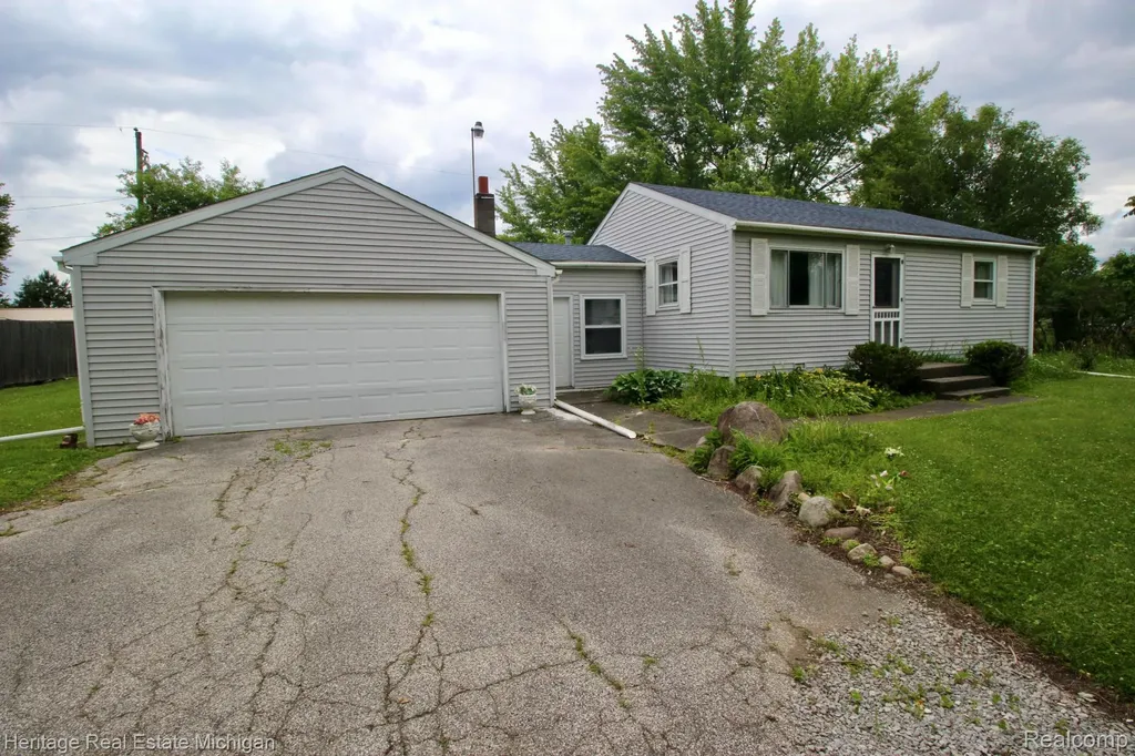 8265 S M 52 Bennington Township MI 48867