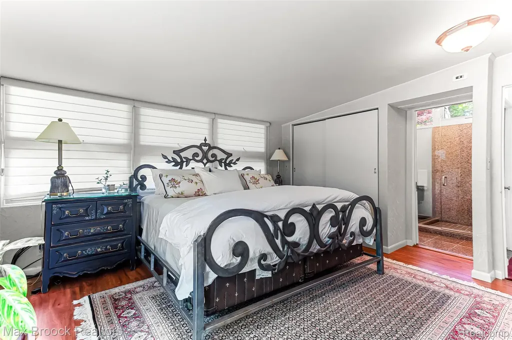 20 Martell Drive Bloomfield Charter Township MI 48304