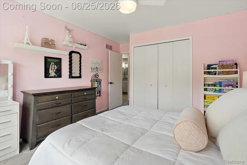 45071 Yorkshire Drive Novi City MI 48375