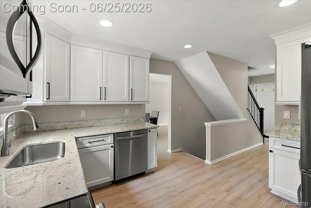 45071 Yorkshire Drive Novi City MI 48375