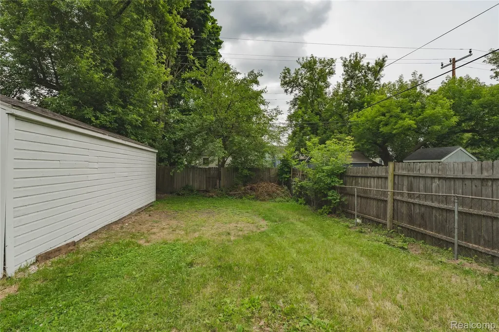 582 Lebaron Avenue Pontiac City MI 48340