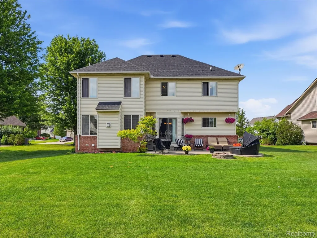 23621 Crescent Ridge Drive Huron Charter Township MI 48164