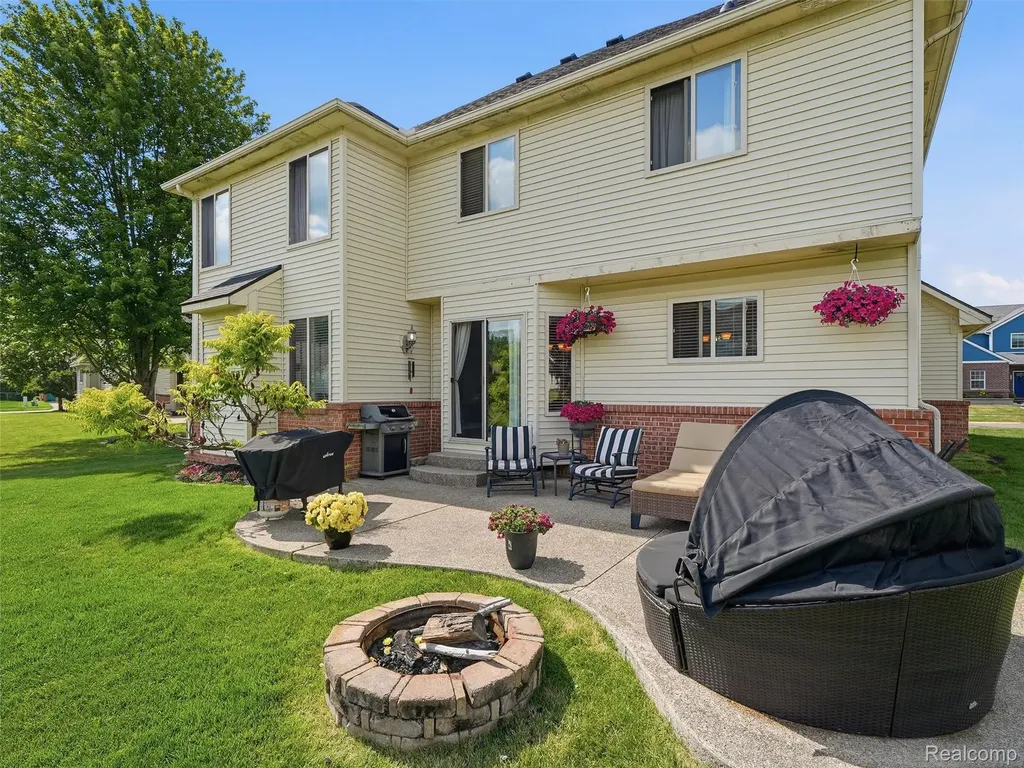 23621 Crescent Ridge Drive Huron Charter Township MI 48164