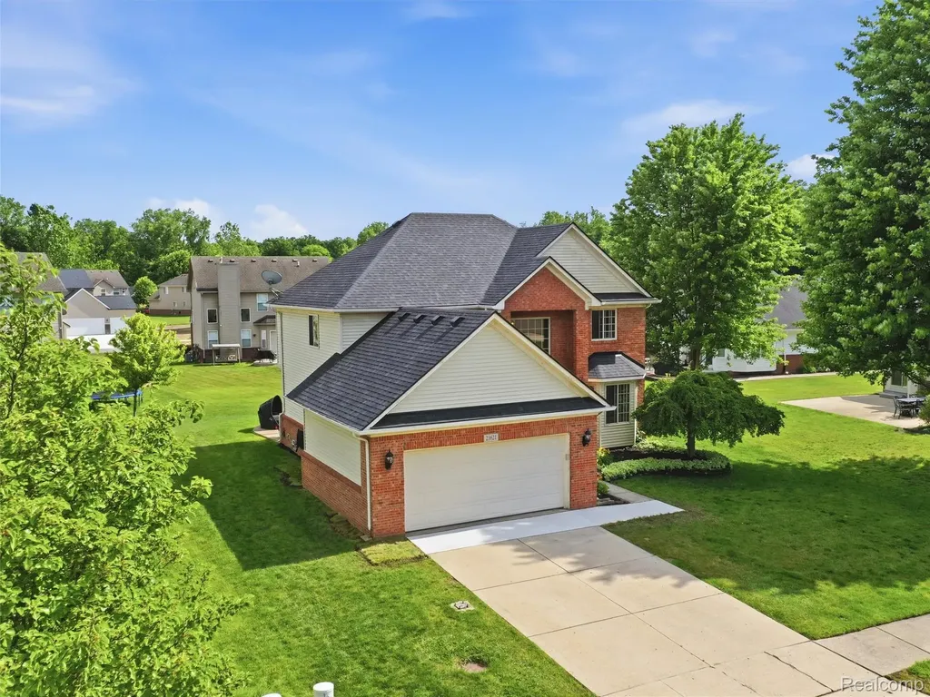 23621 Crescent Ridge Drive Huron Charter Township MI 48164