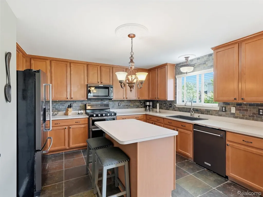 23621 Crescent Ridge Drive Huron Charter Township MI 48164