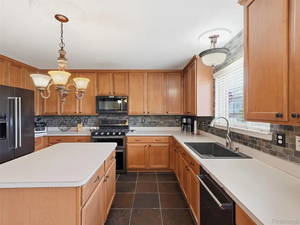 23621 Crescent Ridge Drive Huron Charter Township MI 48164