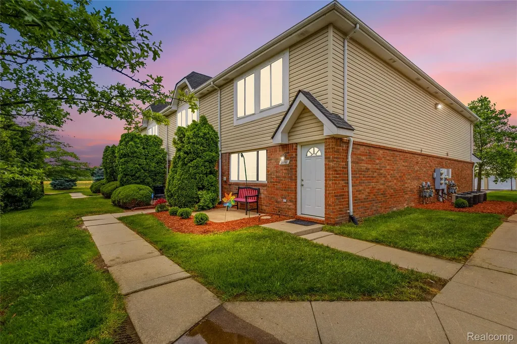 29760 Beverly Lane Chesterfield Township MI 48047