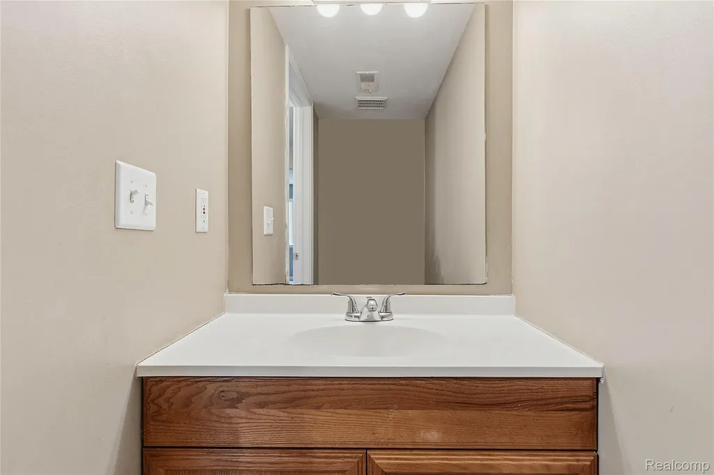 29760 Beverly Lane Chesterfield Township MI 48047