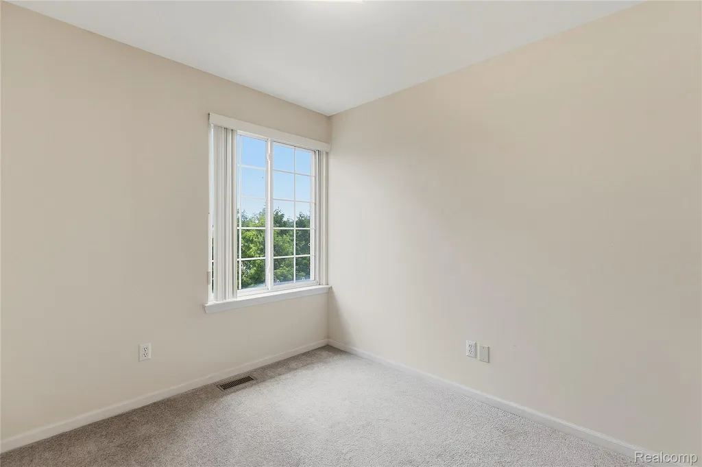 29760 Beverly Lane Chesterfield Township MI 48047