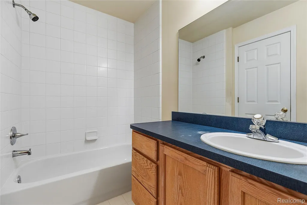 29760 Beverly Lane Chesterfield Township MI 48047