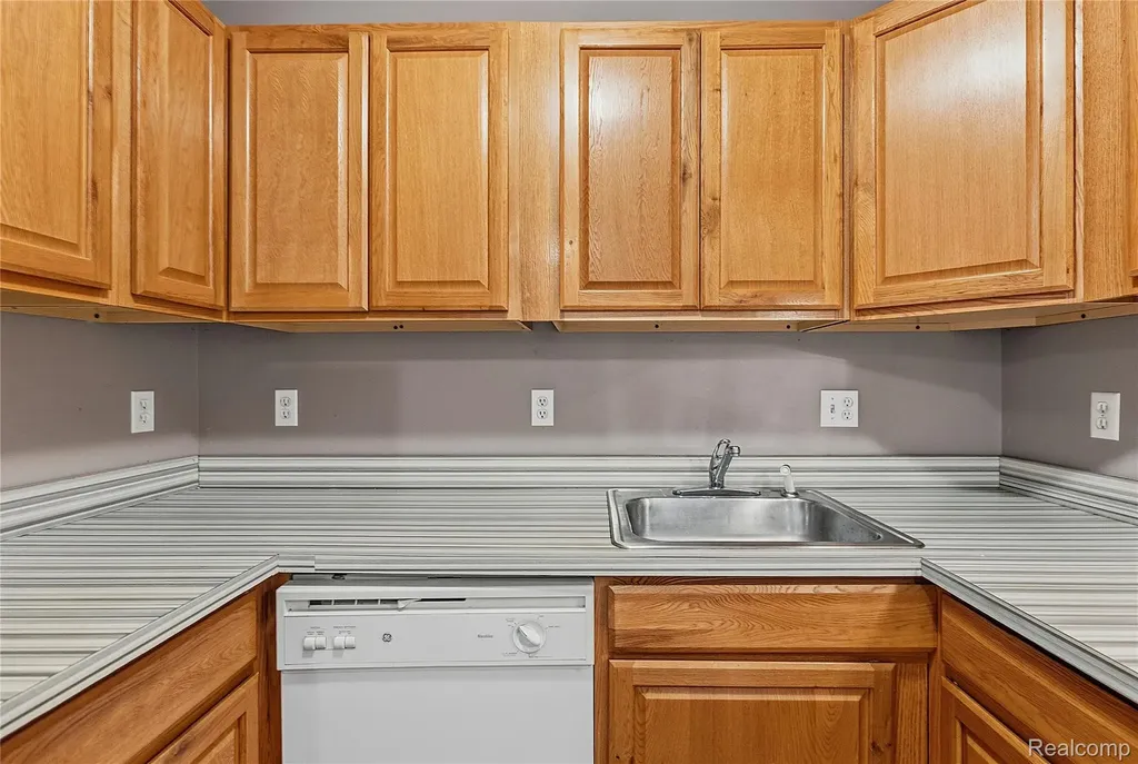 29760 Beverly Lane Chesterfield Township MI 48047