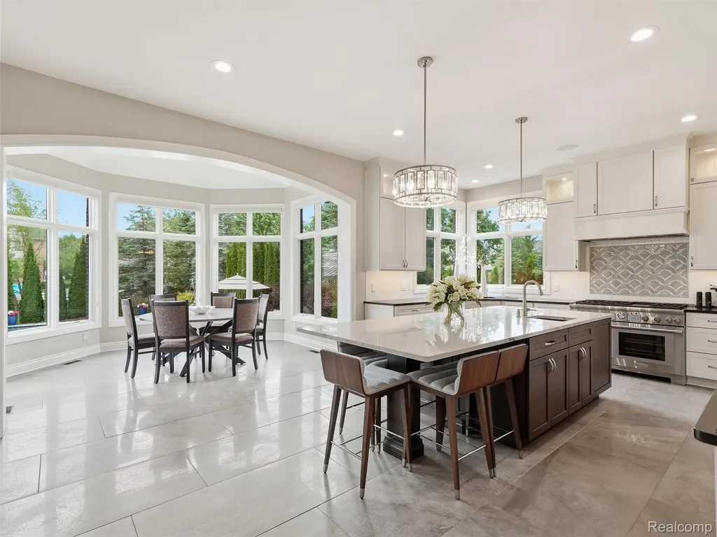 21081 Equestrian Trail Novi City MI 48167