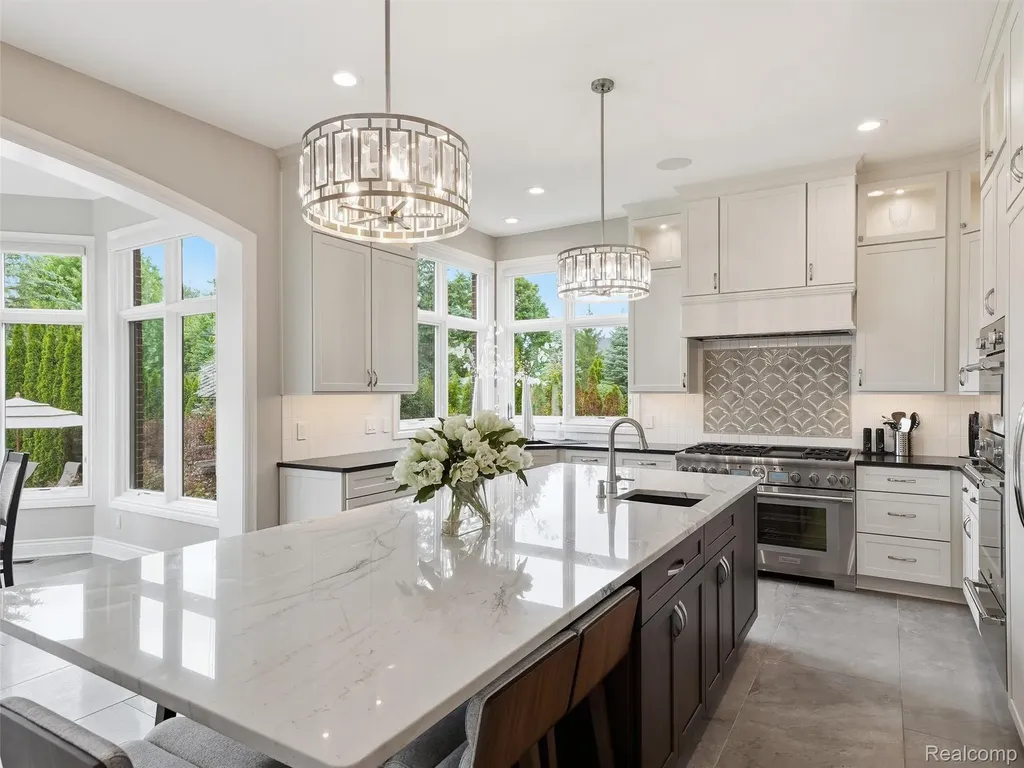 21081 Equestrian Trail Novi City MI 48167