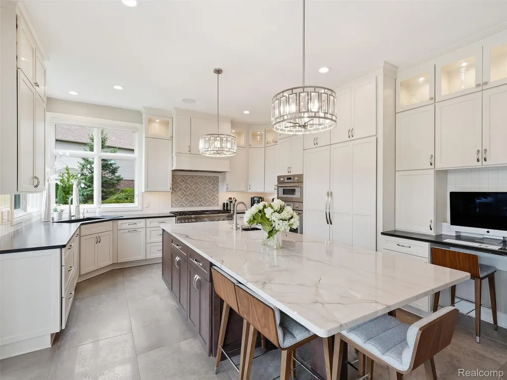 21081 Equestrian Trail Novi City MI 48167