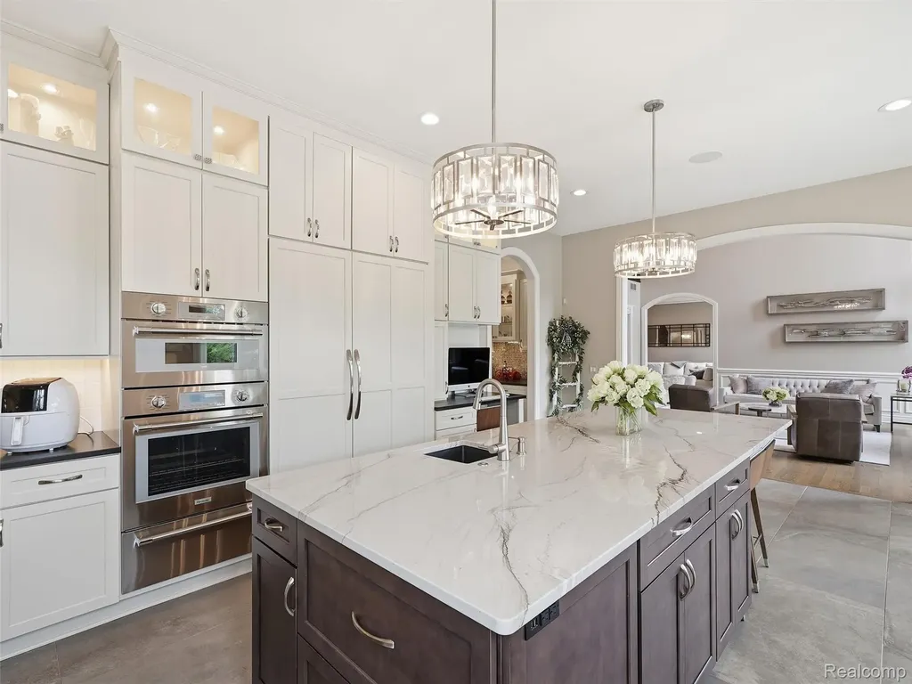 21081 Equestrian Trail Novi City MI 48167