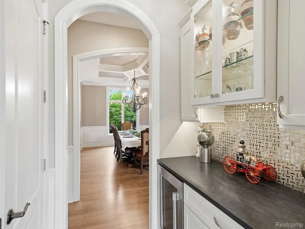 21081 Equestrian Trail Novi City MI 48167