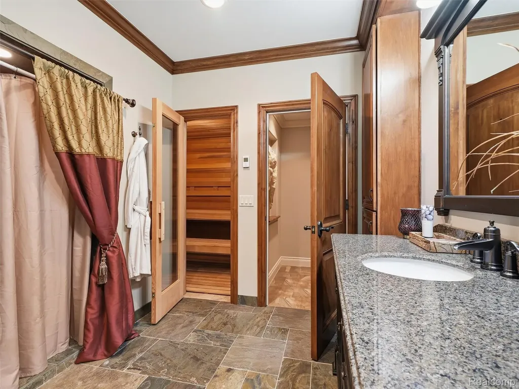 21081 Equestrian Trail Novi City MI 48167