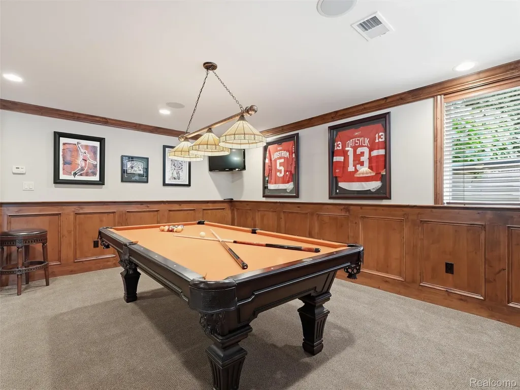 21081 Equestrian Trail Novi City MI 48167