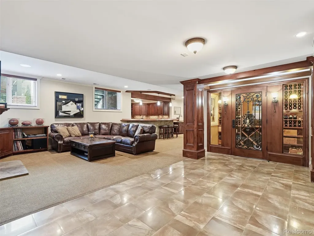 21081 Equestrian Trail Novi City MI 48167