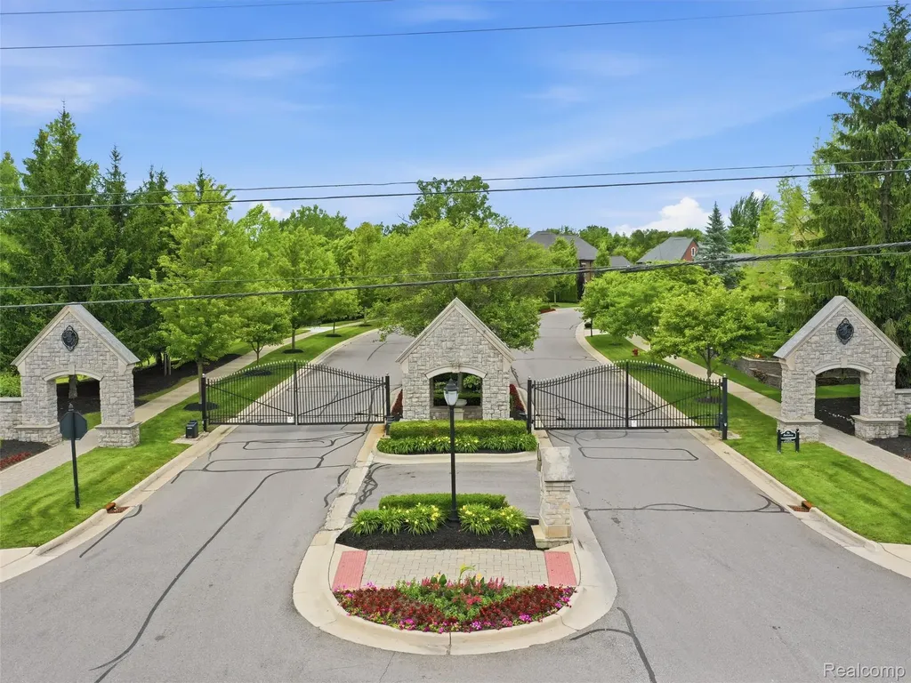 21081 Equestrian Trail Novi City MI 48167