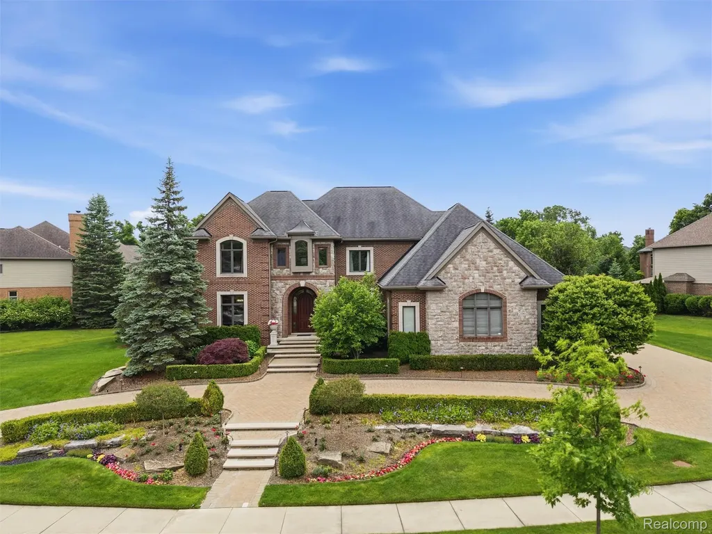 21081 Equestrian Trail Novi City MI 48167
