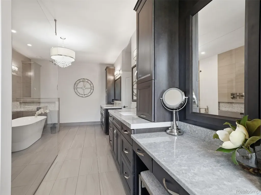 21081 Equestrian Trail Novi City MI 48167