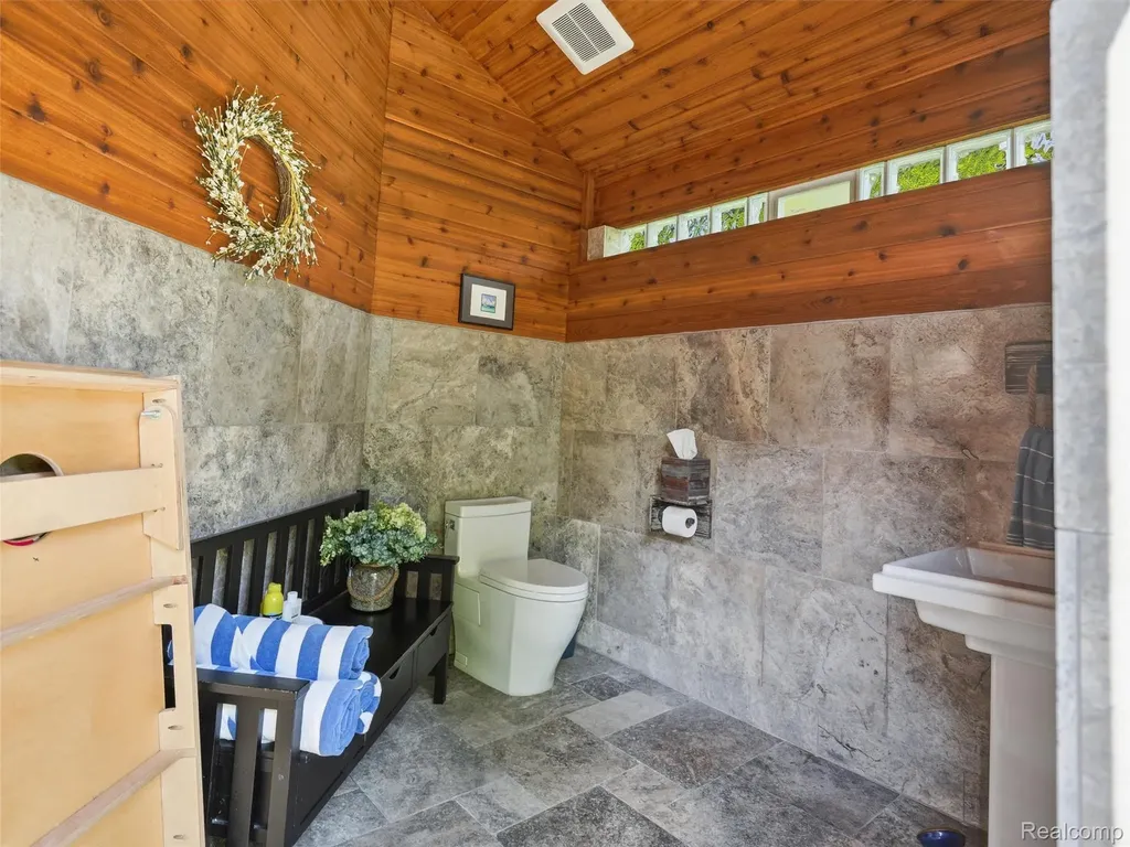 21081 Equestrian Trail Novi City MI 48167