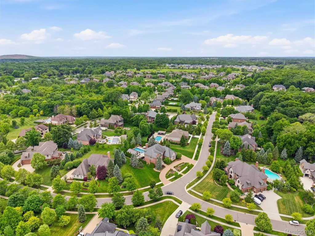21081 Equestrian Trail Novi City MI 48167
