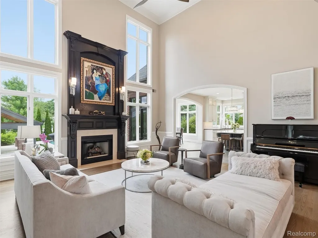 21081 Equestrian Trail Novi City MI 48167