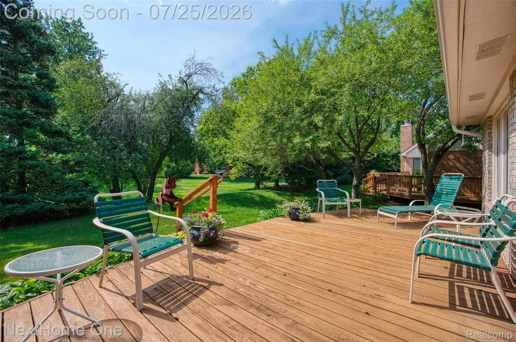16357 Country Knoll Drive Northville Township MI 48168
