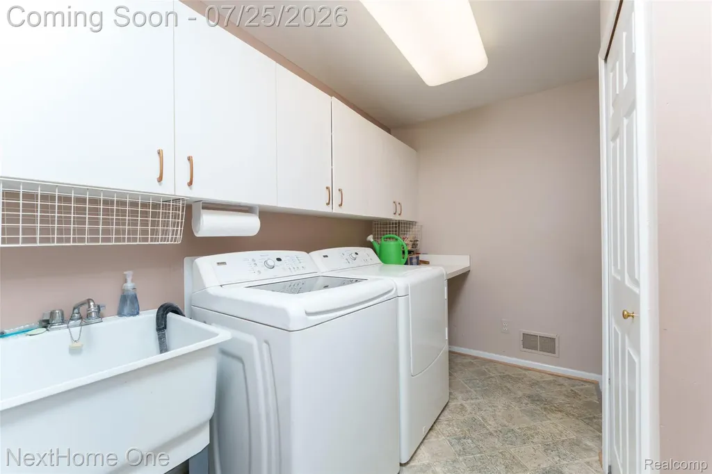 16357 Country Knoll Drive Northville Township MI 48168