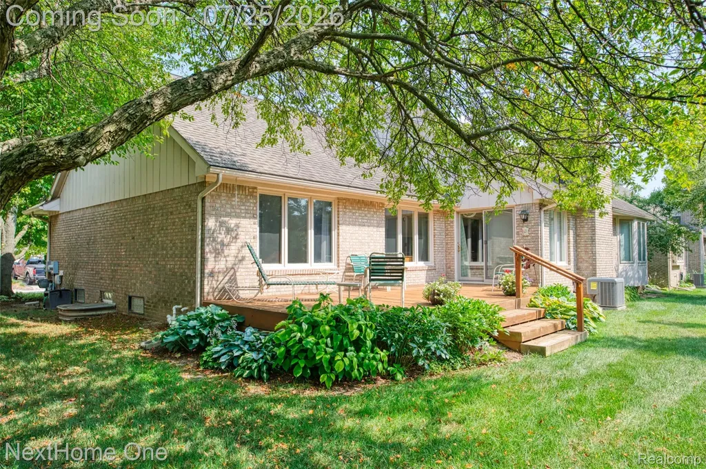16357 Country Knoll Drive Northville Township MI 48168