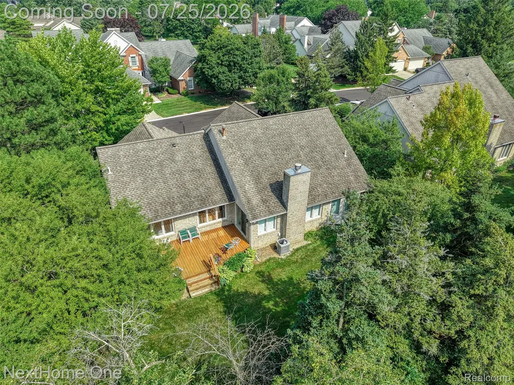 16357 Country Knoll Drive Northville Township MI 48168