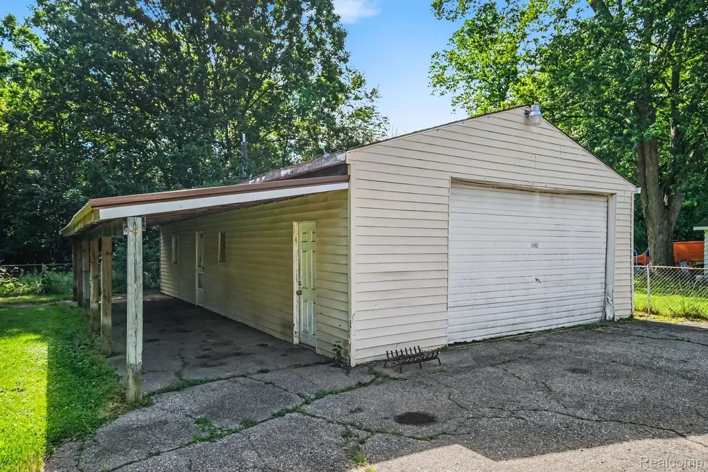 2089 Christner Street Burton City MI 48519