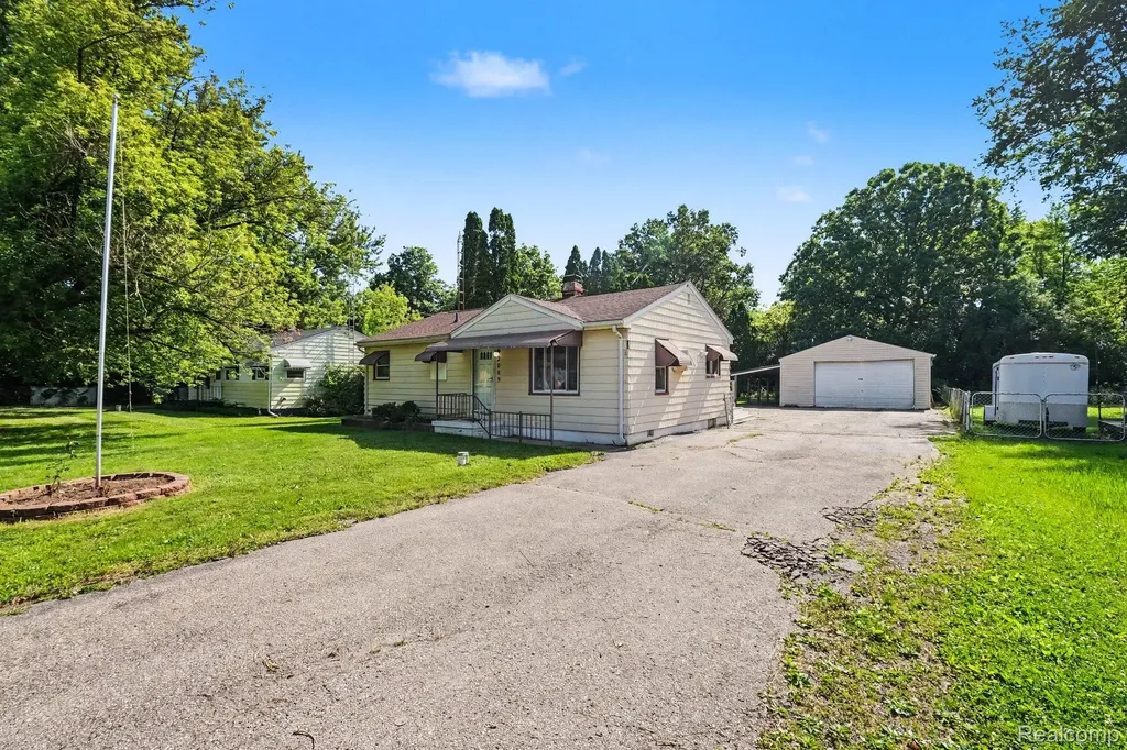 2089 Christner Street Burton City MI 48519