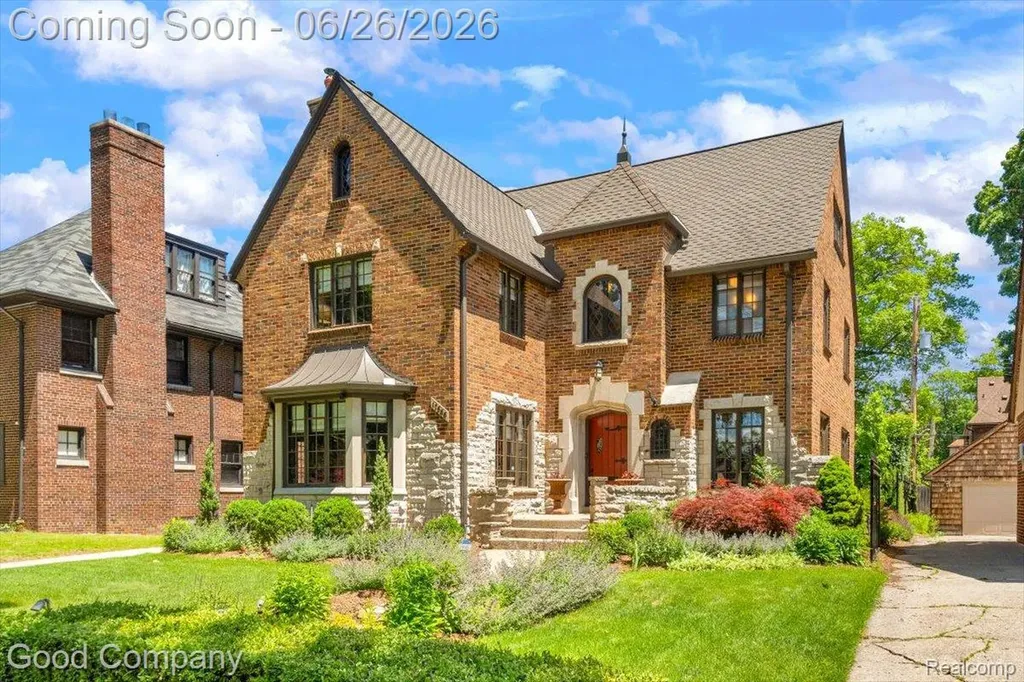 17566 Muirland Street Detroit City MI 48221