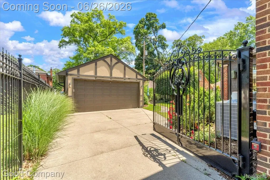 17566 Muirland Street Detroit City MI 48221