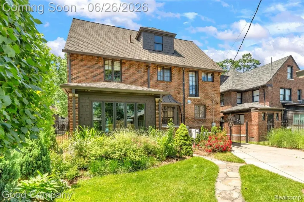 17566 Muirland Street Detroit City MI 48221