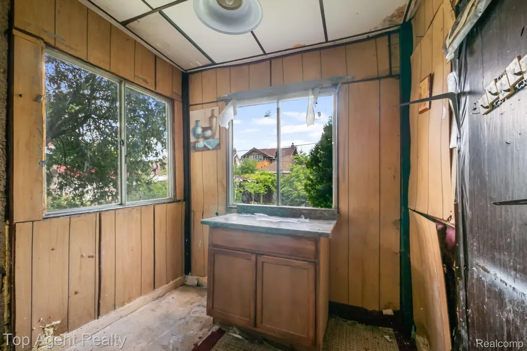 195 Eason Street Highland Park City MI 48203