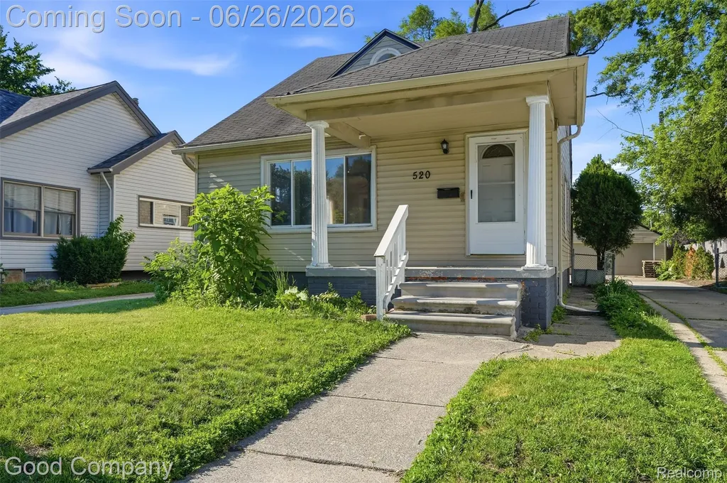 520 E Muir Avenue Hazel Park City MI 48030
