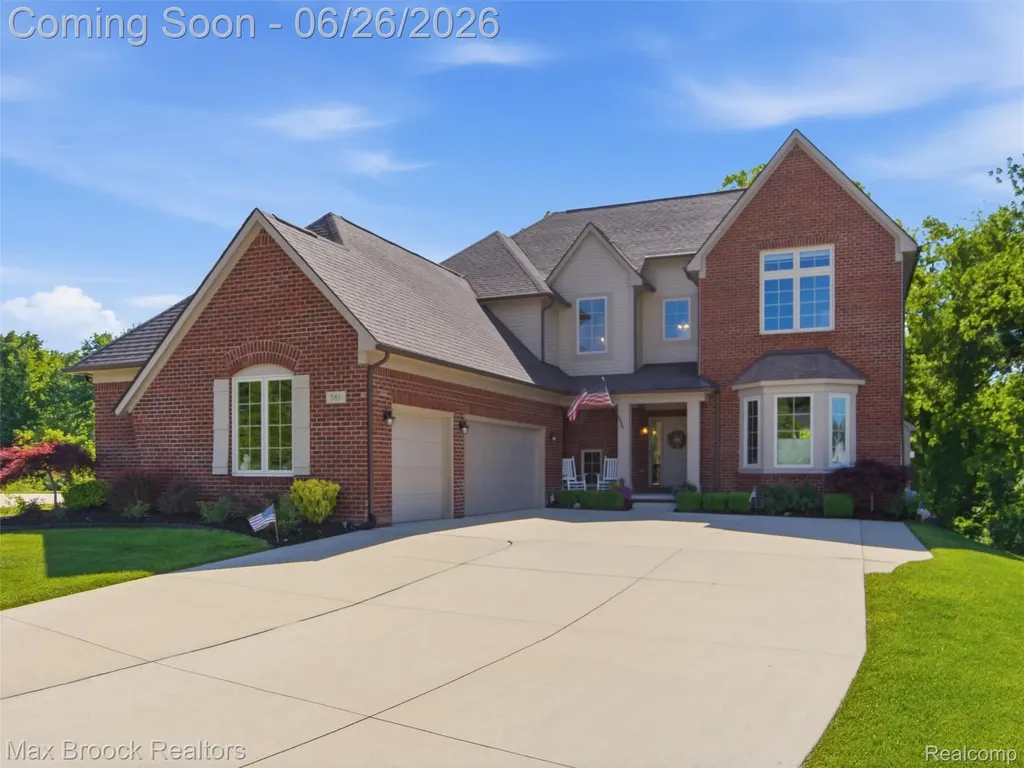 583 Birchcrest Court Oakland Charter Township MI 48363