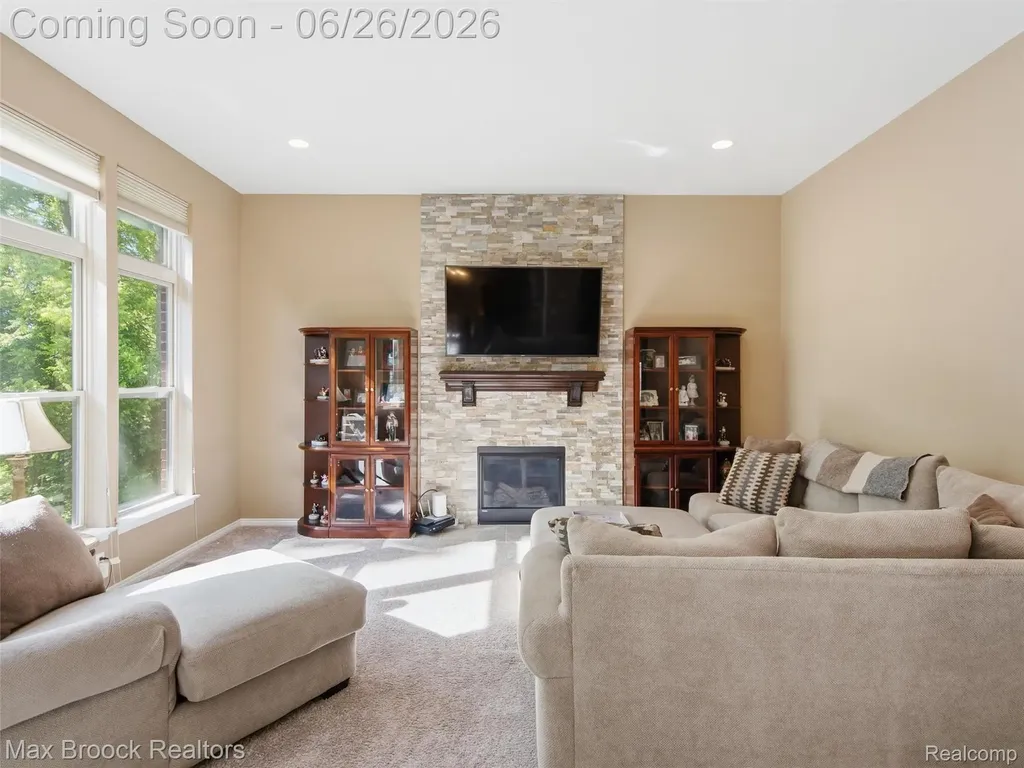 583 Birchcrest Court Oakland Charter Township MI 48363