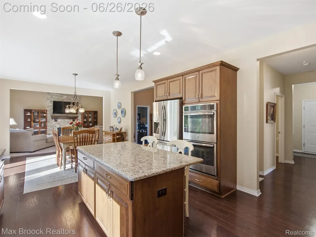 583 Birchcrest Court Oakland Charter Township MI 48363